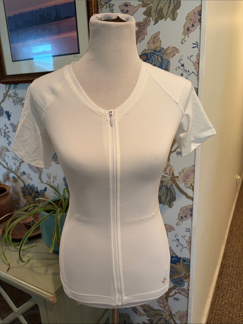 Tommie Copper Full Back Support Women’s White Zip-Front Performance Top